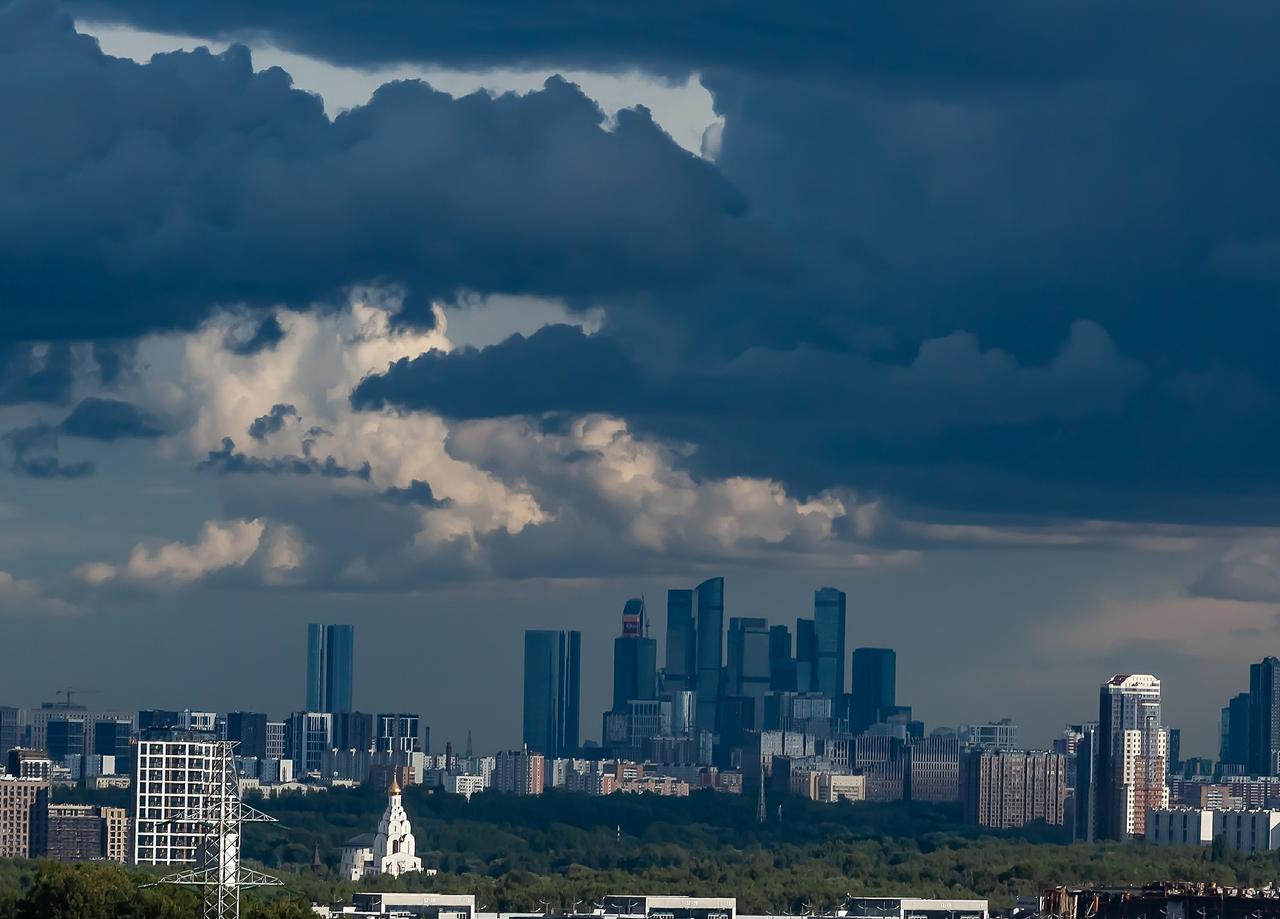 Москвичей предупредили о дожде, грозе и сильном ветре
