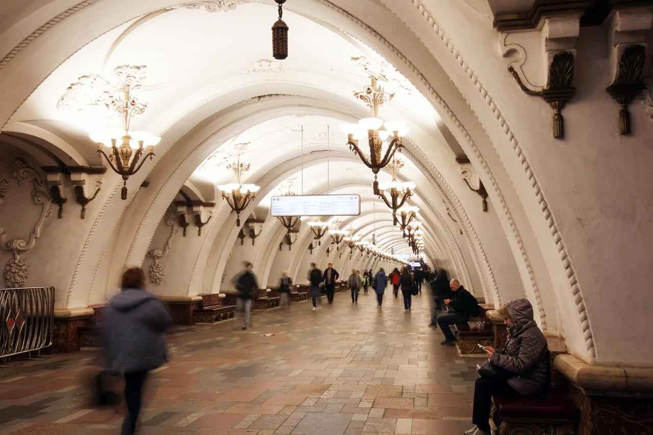 Названы самые любимые у пассажиров станции московского метро