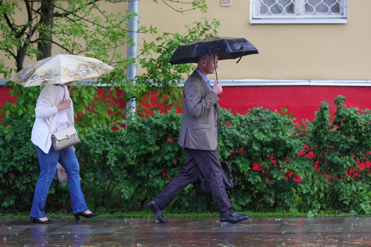Москвичам предрекли дождливый июнь