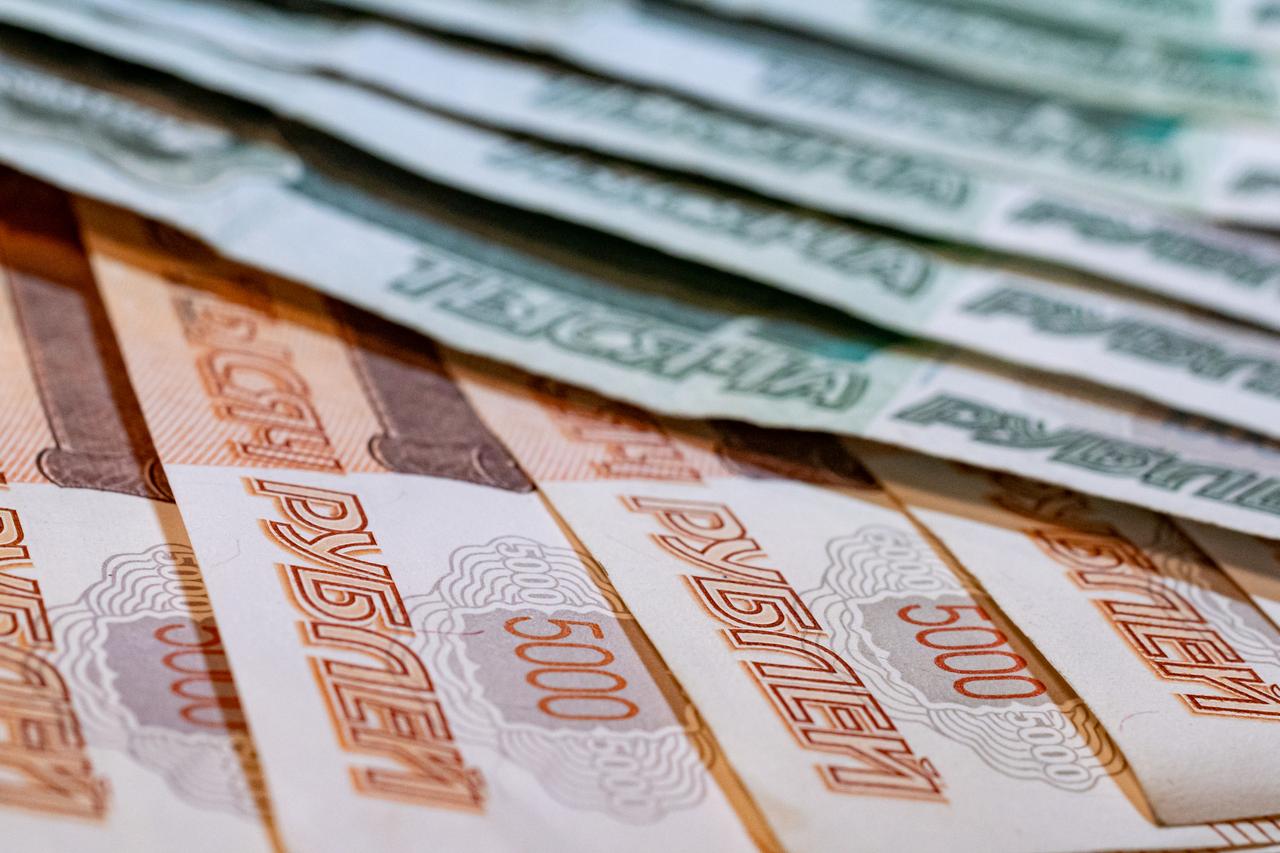 В Москве средняя зарплата в марте превысила отметку в 200 тысяч рублей