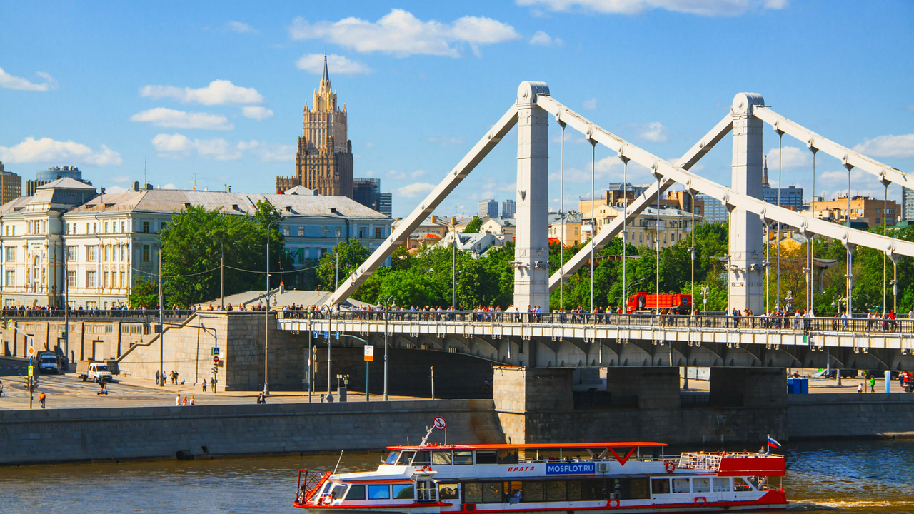 В столице на фоне жары усилили патрулирование Москвы-реки и городских водоемов