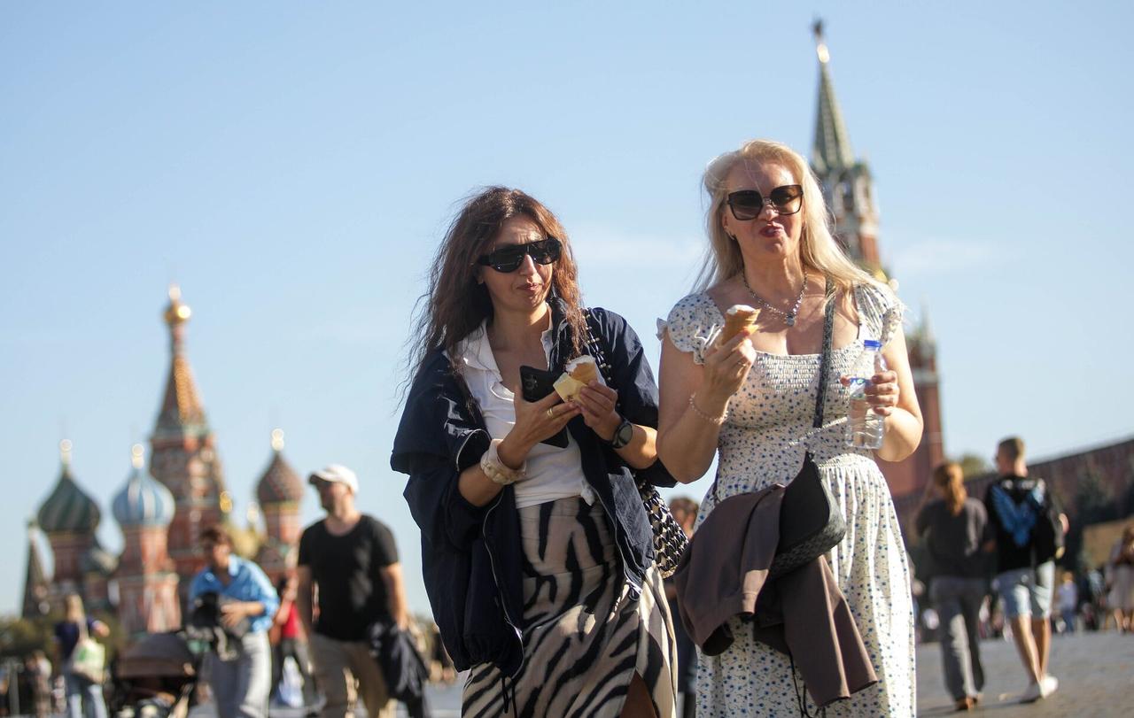 Диетологи предостерегли москвичей от больших порций мороженого летом