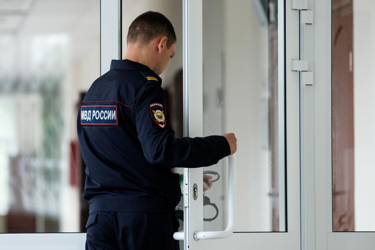 В Москве оштрафовали мать найденной с пьяной парой девочки