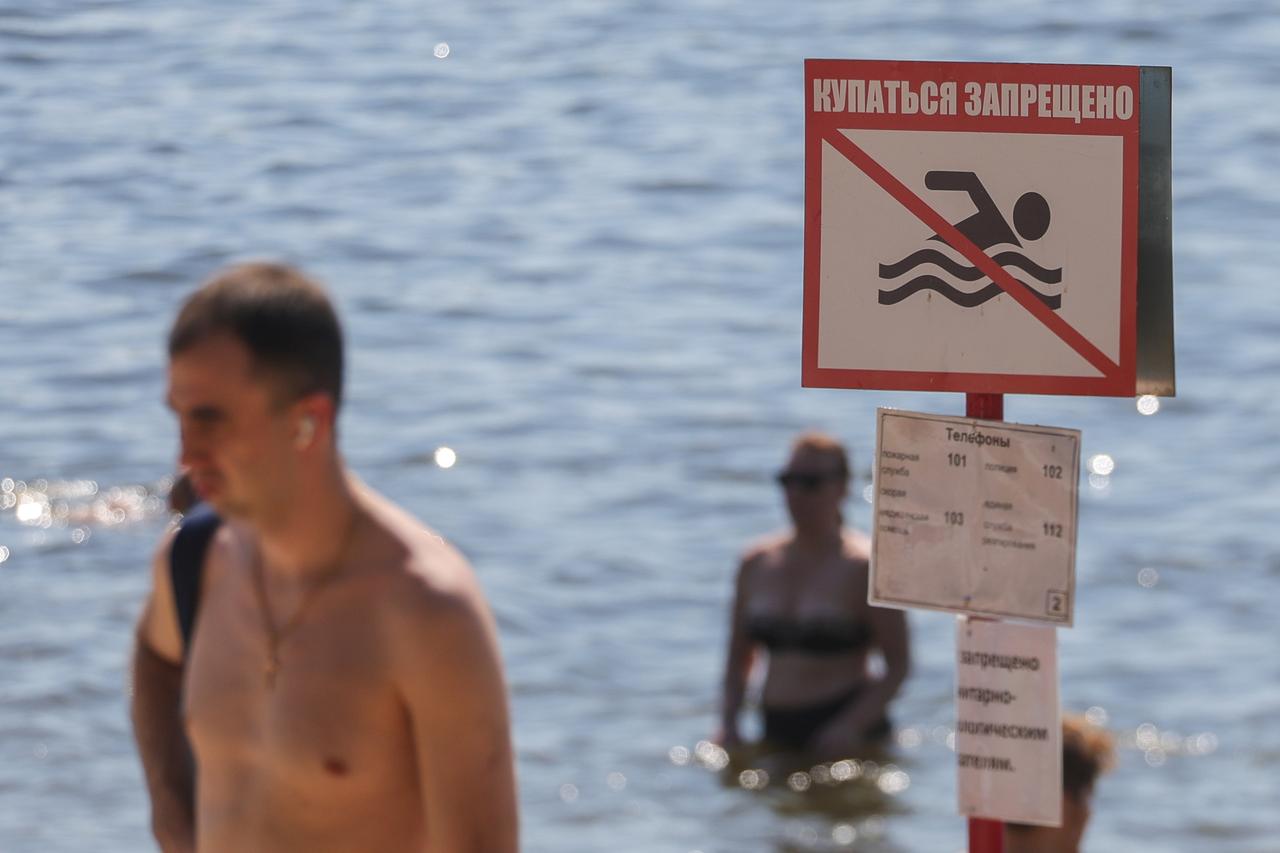 Купание в Школьном озере запретили