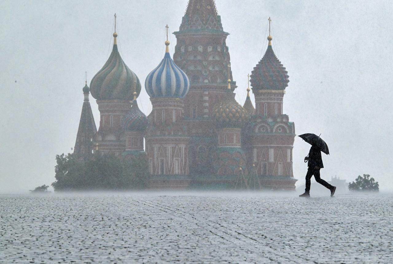 Москвичей предупредили о суперциклоне и погодных катаклизмах