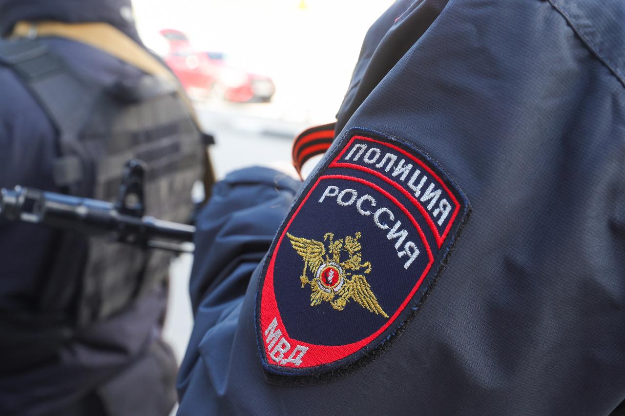 Приехавшая в Москву женщина попалась полиции почти с килограммом мефедрона