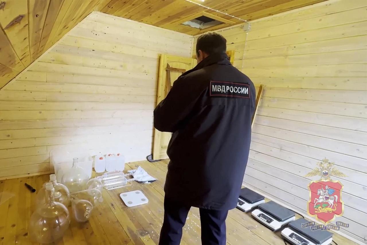 В Подмосковье нашли нарколабораторию и более 30 килограммов мефедрона