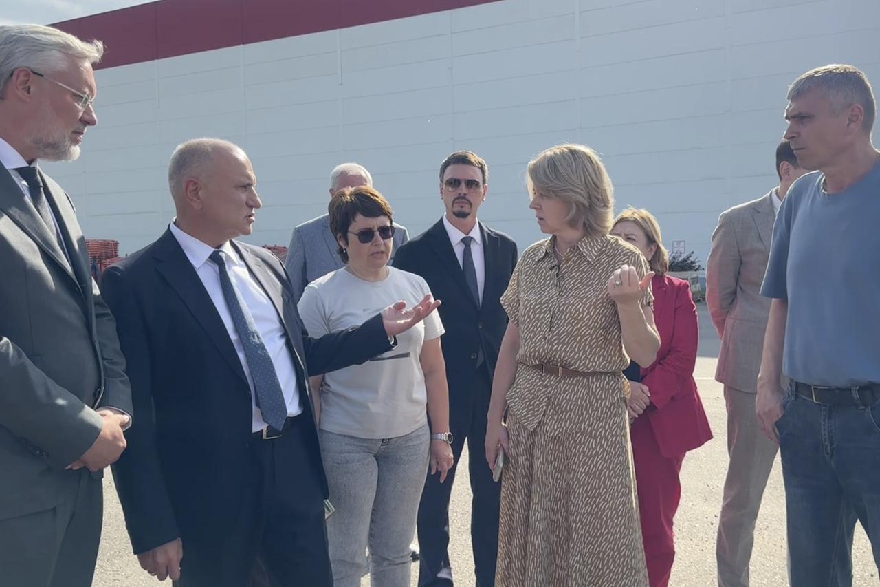 Под Москвой начали очищать реку Гнилушу бактериями после разлива химикатов