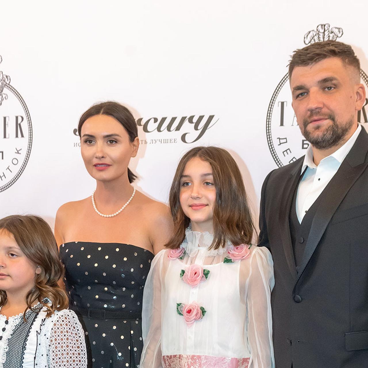 Дочки басты 2022. Дочки басты. Дочь басты 2022. Баста с дочкой 2022. Баста семья.