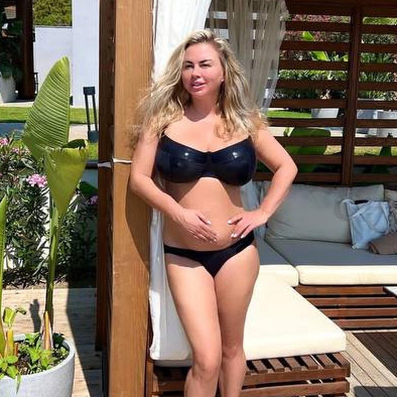 43-летняя Анна Семенович показала фигуру в купальнике - Мослента