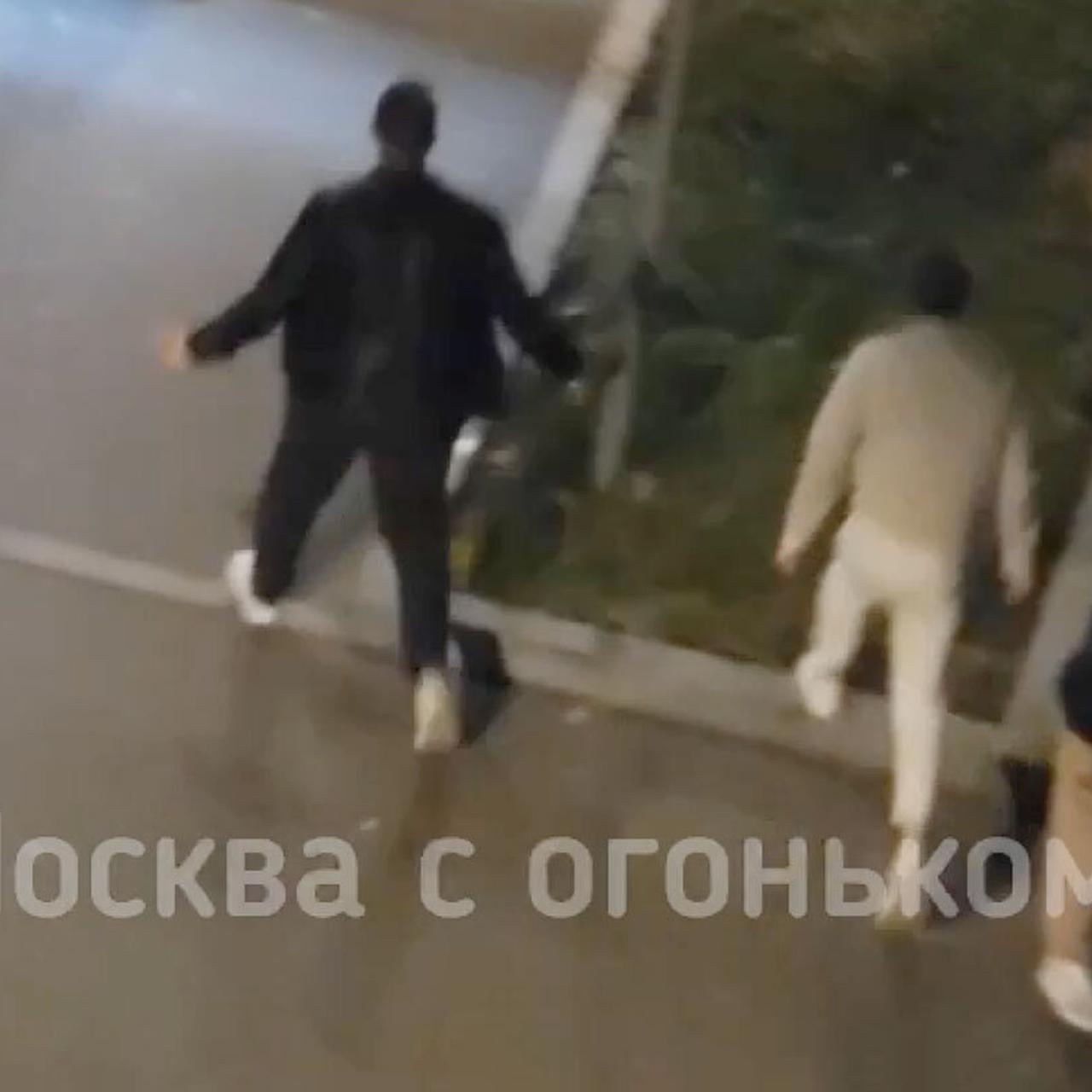 Драка у ночного клуба в центре Москвы попала на видео - Мослента