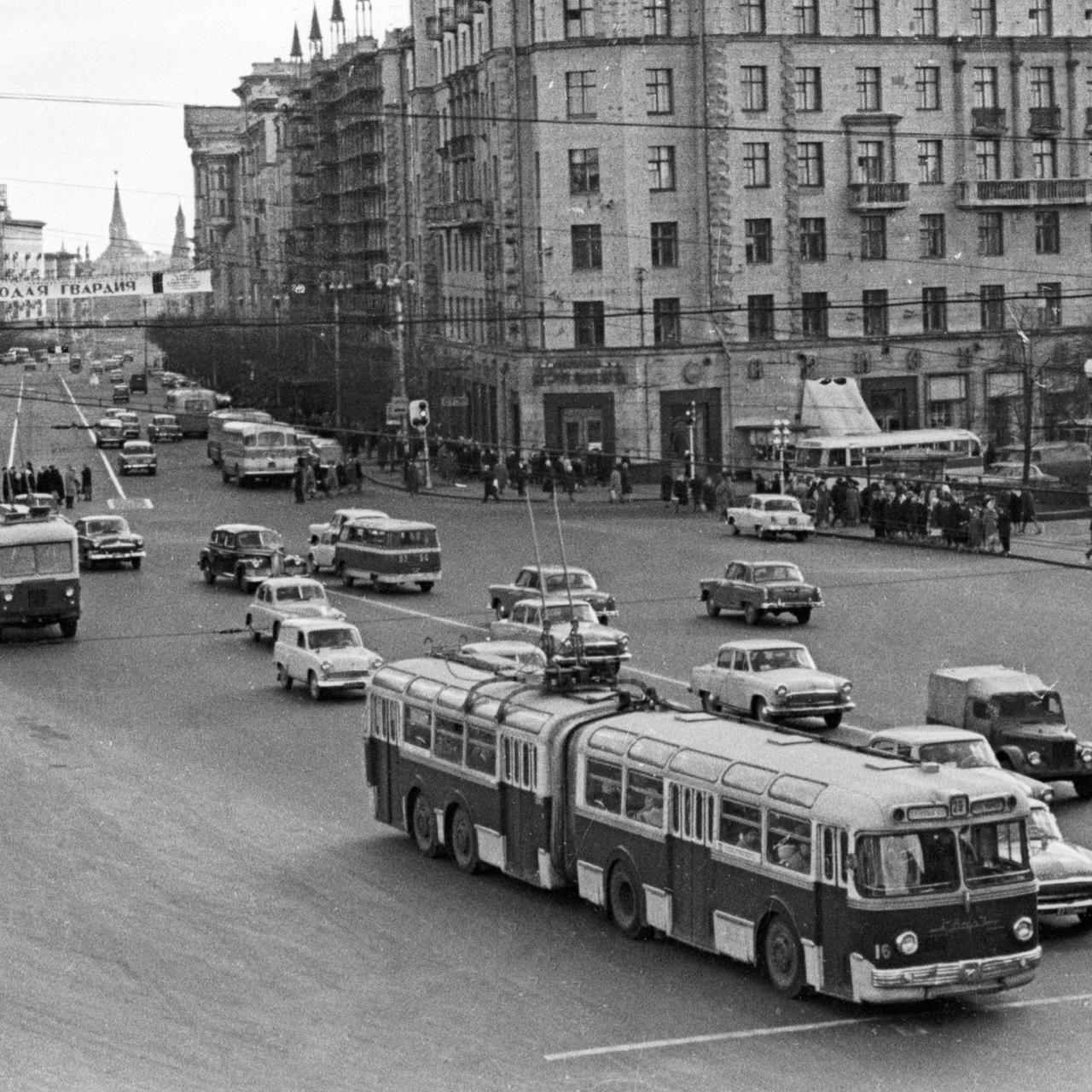 Умнее всех оказался Хрущев, а слава досталась Кагановичу». Кто и как 90 лет  назад запустил троллейбусы в Москве - Мослента