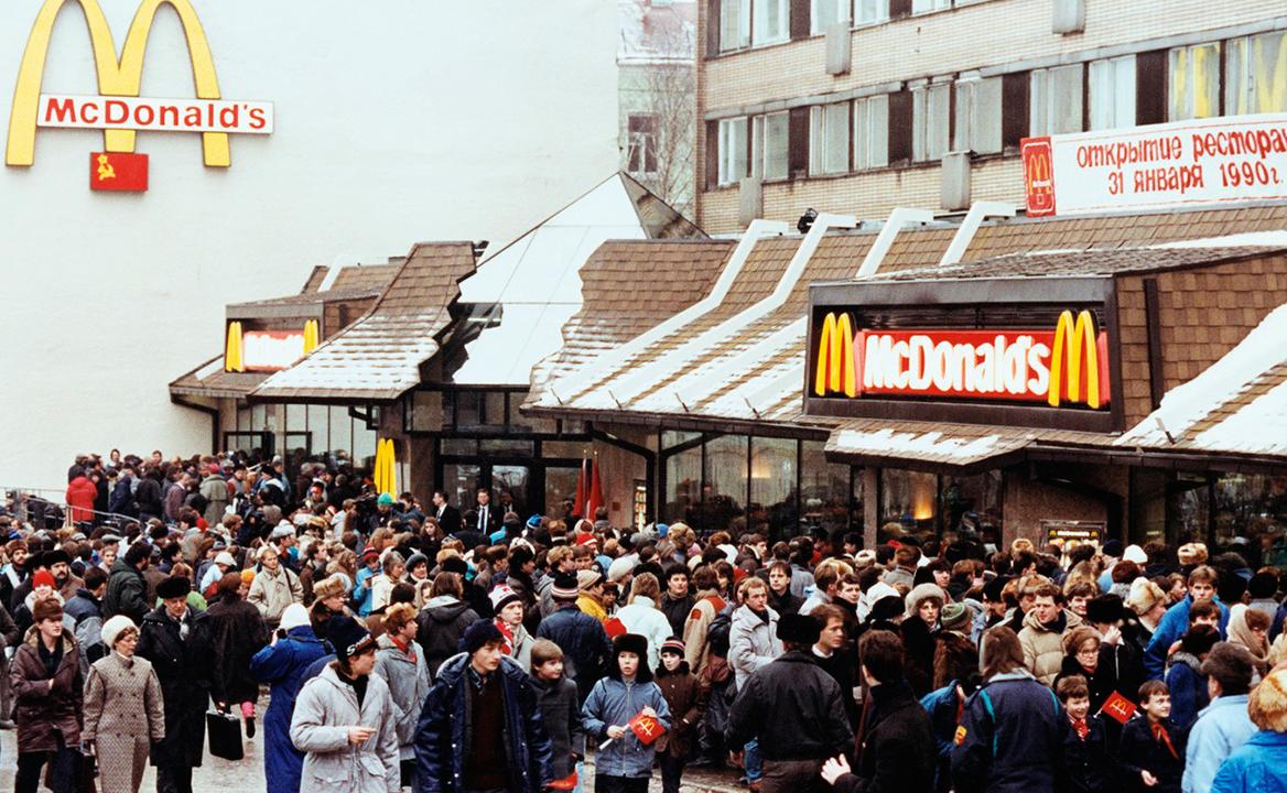 Очередь в макдональдс 1990 фото москва