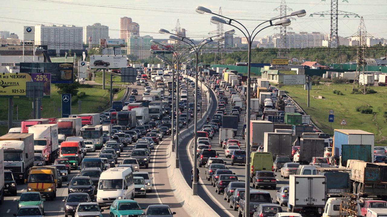 Число машин на дорогах Москвы сократилось на тыс. в день в первую неделю июля