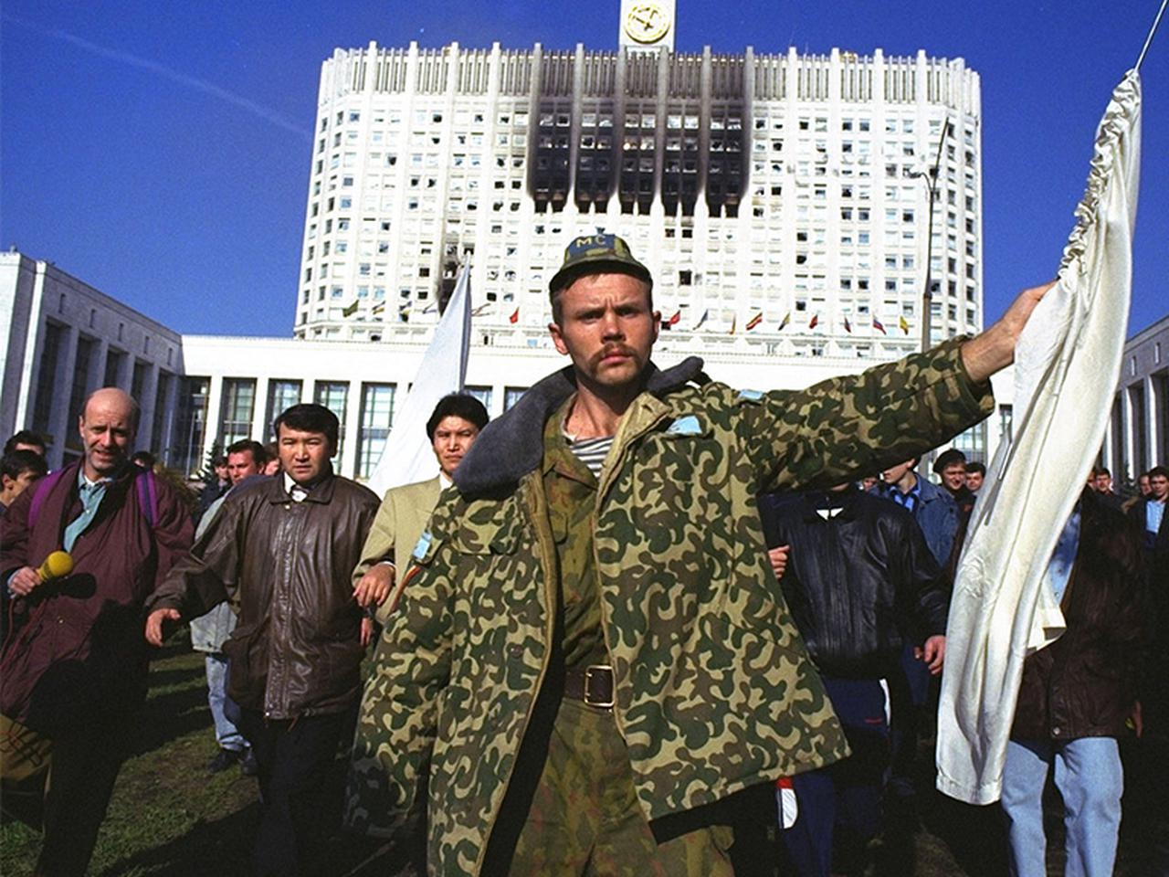 Москва 3 октября 1993 года. Путч 1993 белый дом. Путч 1993 Останкино. Ельцин белый дом 1993. Ельцинский путч 1993.