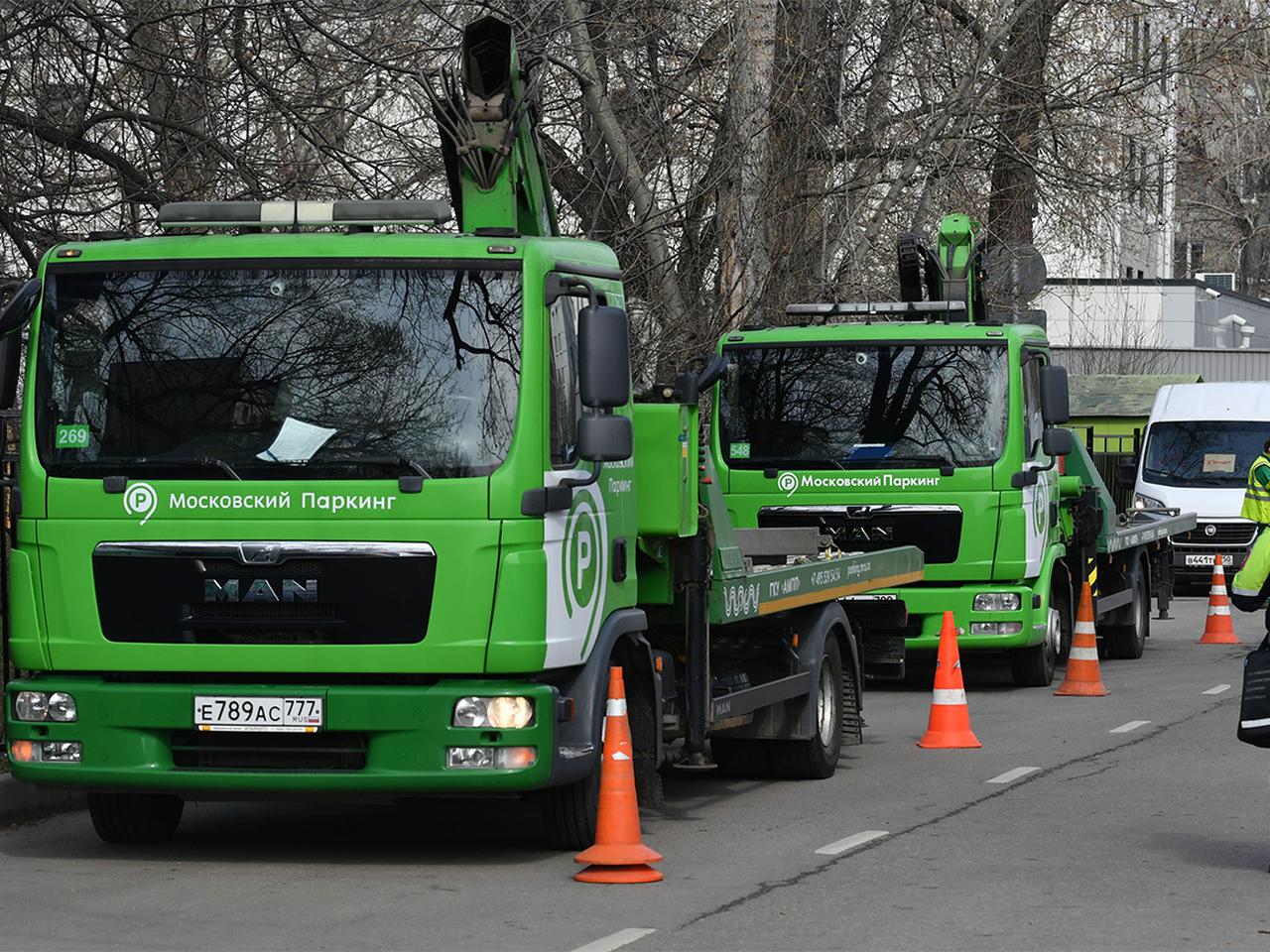 Москвич проехал на эвакуаторе и получил штраф - Мослента