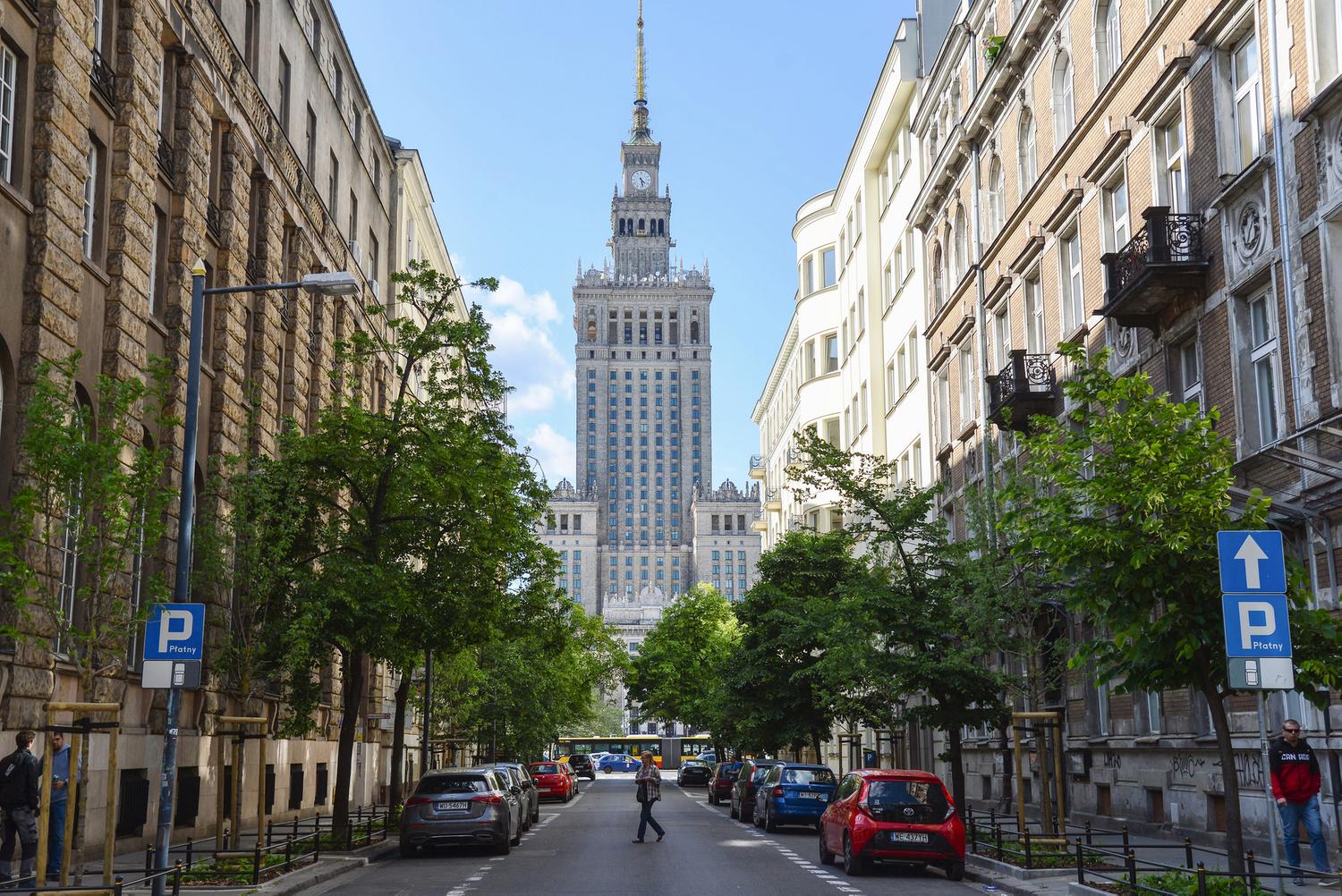 Сталинские высотки Москвы. В какие из семи сестер можно попасть сегодня? -  Мослента