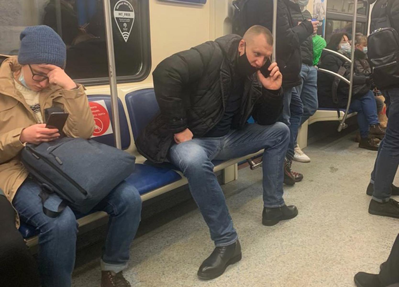 реакция женщин на член в метро фото 52