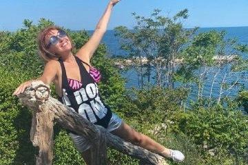 56-летняя Наталья Штурм показала «честные фото» с отдыха