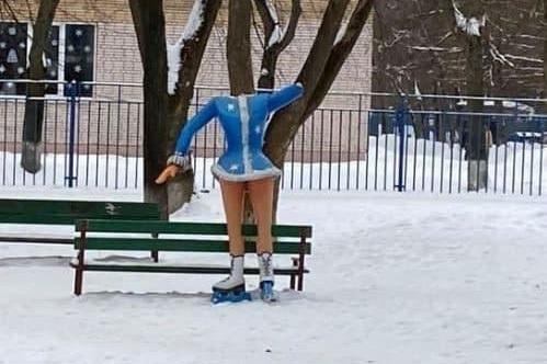 В Подмосковье у «Снегурочки» на коньках оторвали голову и руку