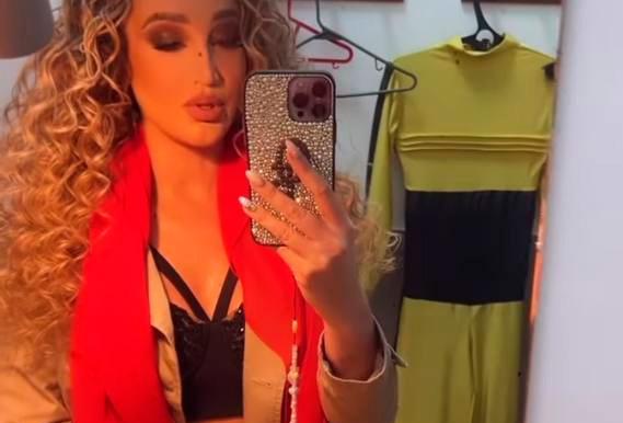 Бузова показала в селфи-видео нижнее белье