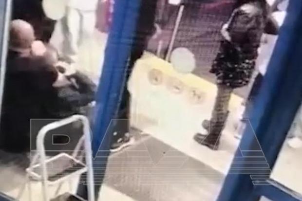 У клуба в Москве произошла драка с участием слепого