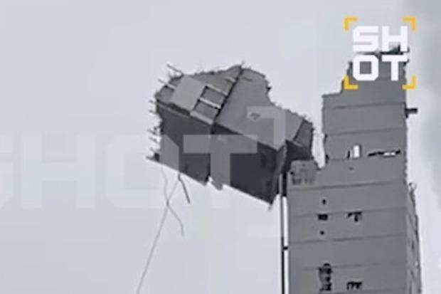 Опубликованы кадры обрушения огромной конструкции горнолыжного комплекса в Подмосковье