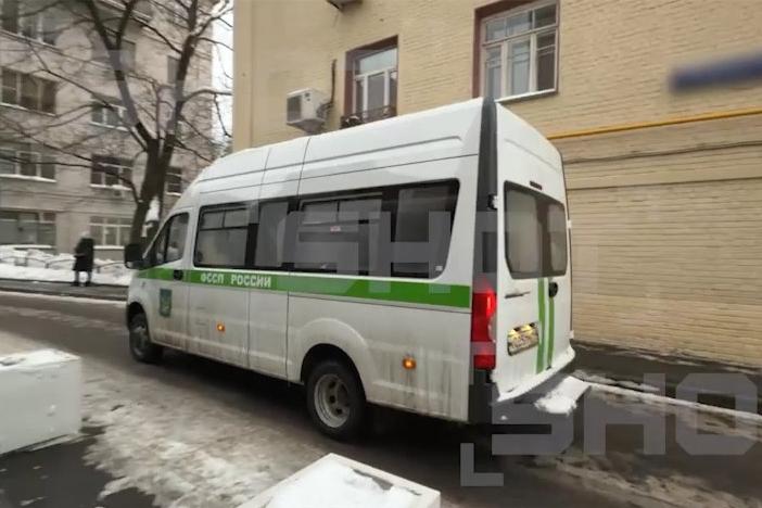 Ларису Долину начали принудительно выселять из квартиры в центре Москвы