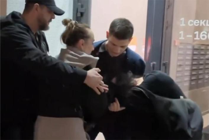 На жительницу Подмосковья напали из-за щенка на детской площадке