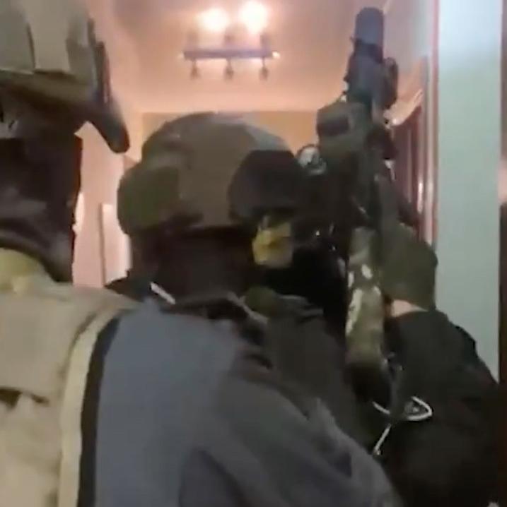 Жесткое задержание москвичей за разбой попало на видео