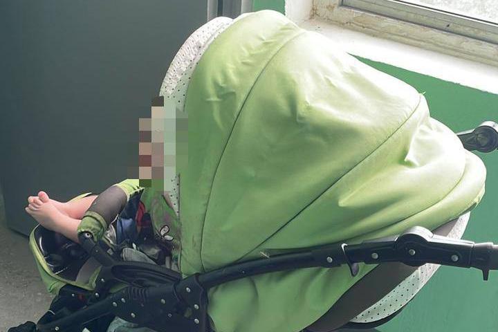 Пьяная москвичка бросила своего ребенка в подъезде