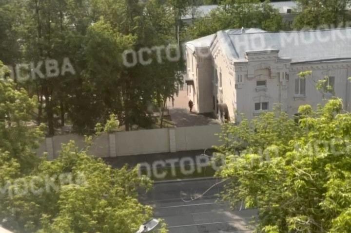 Москвичи пожаловались на слишком громкие песни военных