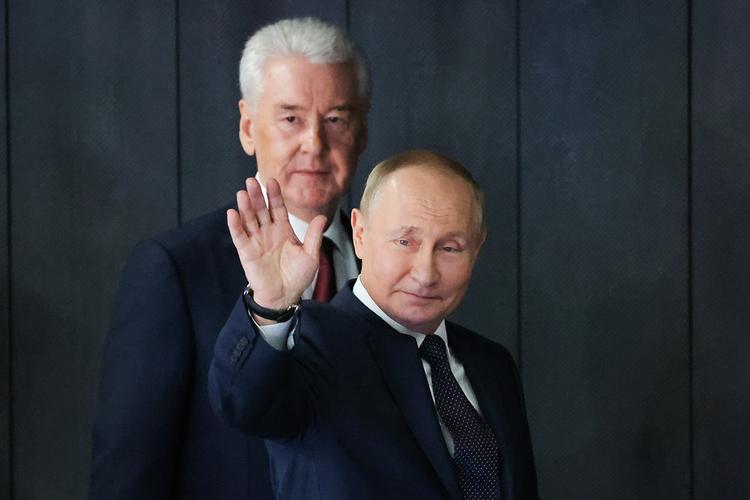 Путин и Собянин открыли самое большое колесо обозрения в Европе на ВДНХ -  Мослента