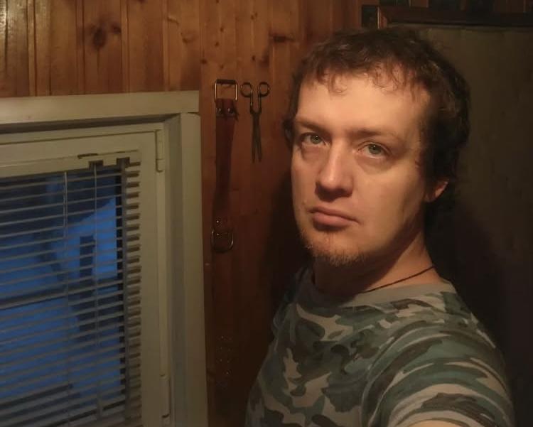 Звезда «Дома-2» теперь работает уборщиком. И Ольга Бузова ему не нравится