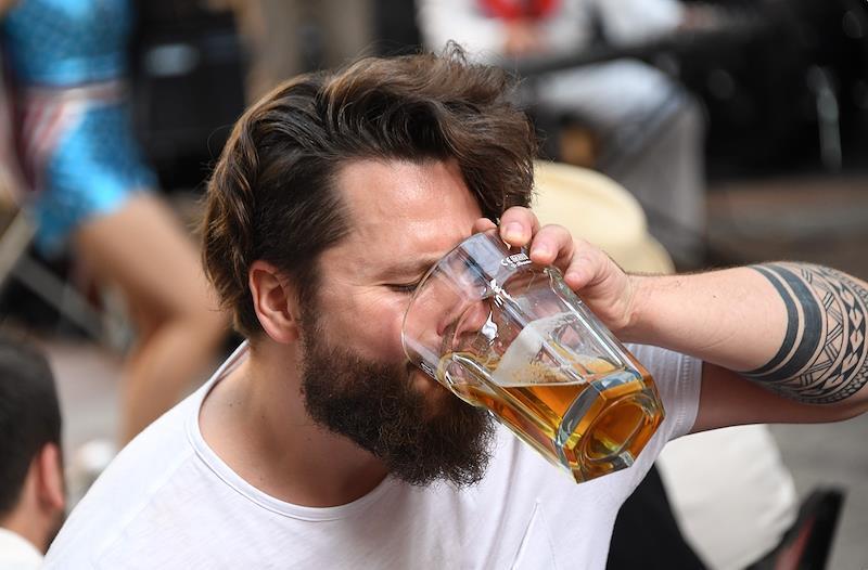 Терапевт посоветовал некоторым россиянам включить в свой рацион пиво