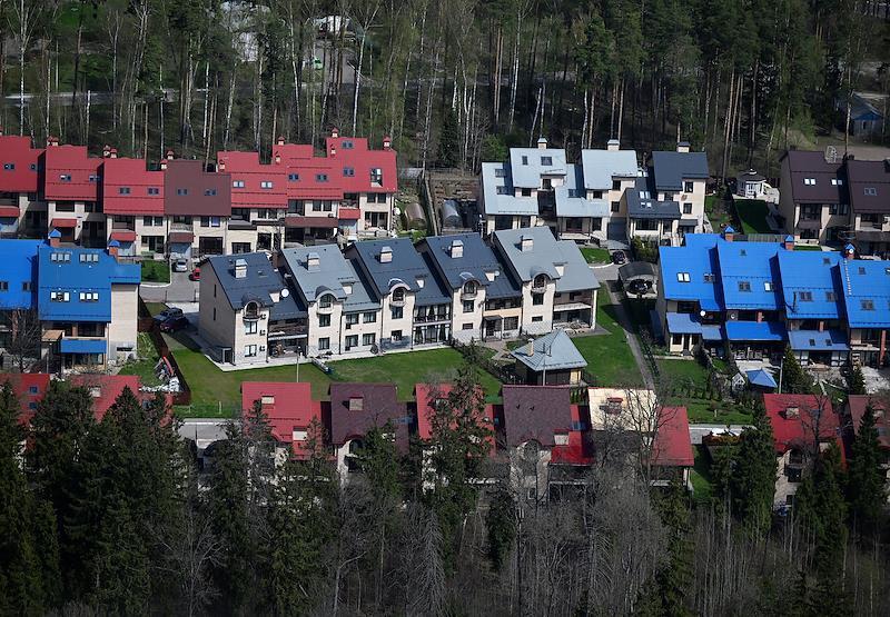 Стоимость аренды элитных коттеджей в Подмосковье снизилась