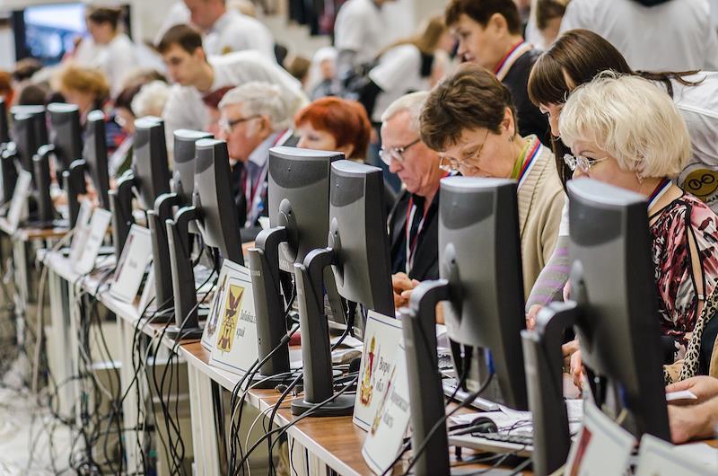 Московских пенсионеров решили обучить компьютерной грамотности