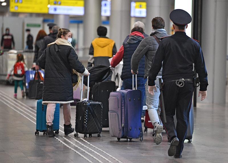 В Москве сотрудник аэропорта украл из чемоданов пассажиров 21 миллион рублей