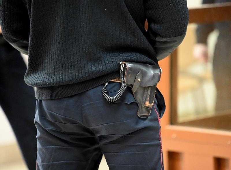 Начальник миграционного отделения УВД Москвы выстрелил себе в голову