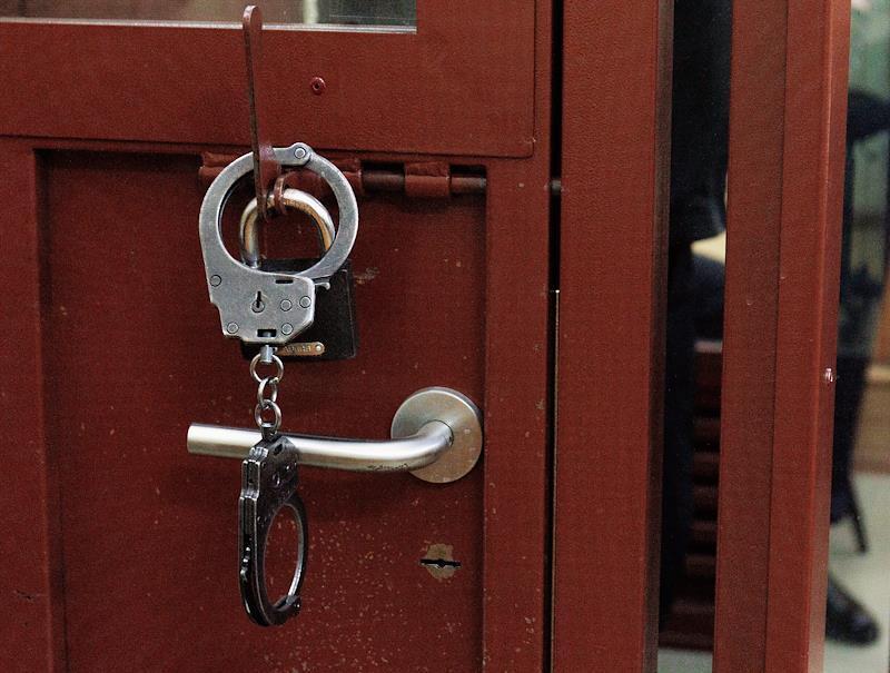 Пытавшегося увести девочку из батутного центра мужчину освободили из-под ареста