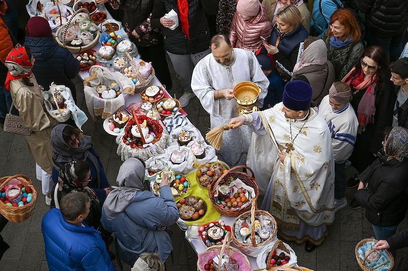 Москвичи скупили все самые дорогие куличи по 29 тысяч рублей накануне Пасхи