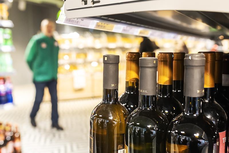 Раскрыта схема шантажа продавцов алкоголя несовершеннолетним в Москве