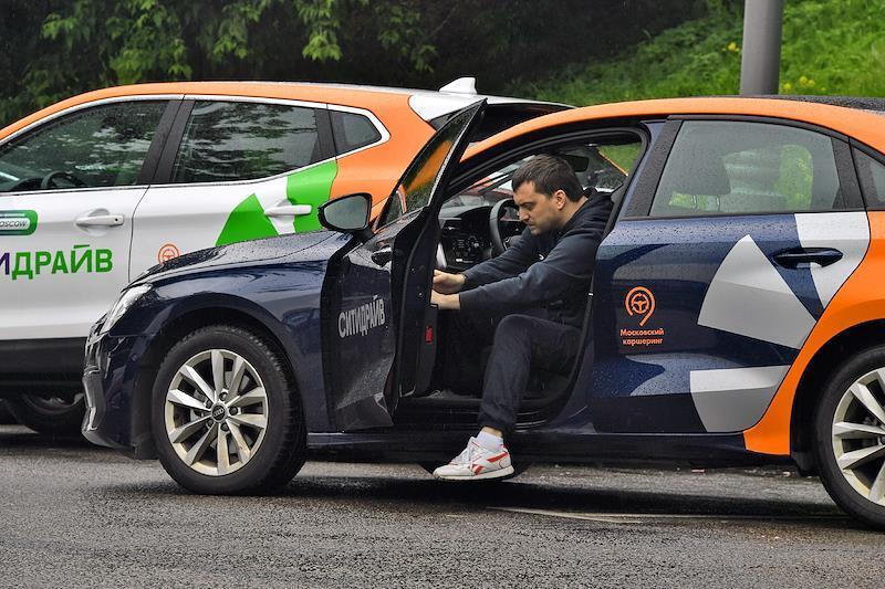 «Парад котлет» и «любовница» попали в список необычных адресов каршеринг-сервиса