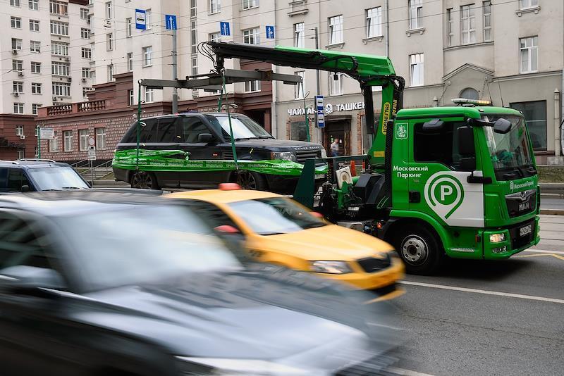 Названы люксовые автомобильные марки-рекордсмены по эвакуации в Москве
