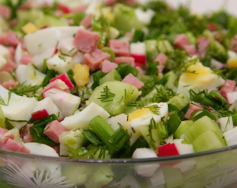 Популярный кулинарный блогер поделился своим фирменным рецептом окрошки