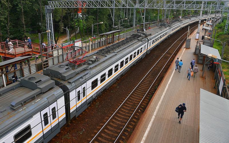 Зацепера ударило током на крыше московской электрички