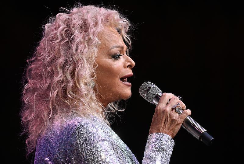 Лариса Долина пожаловалась на цены на недвижимость в Москве