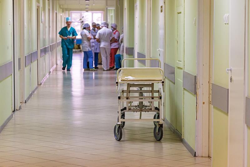 Москвич попал в больницу с ожогами из-за загоревшегося водонагревателя