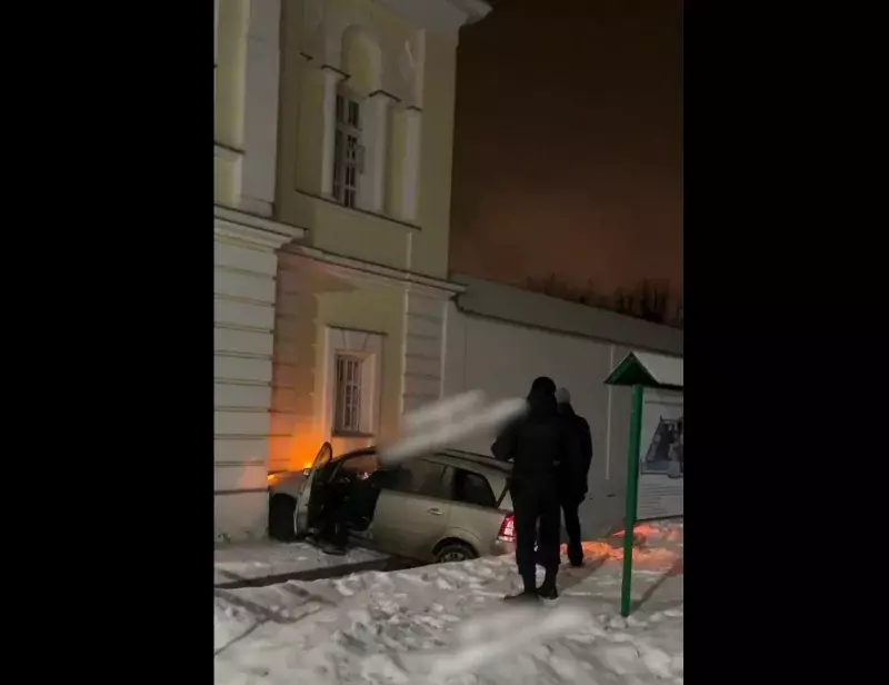В Подмосковье машина протаранила храм в Рождественскую ночь