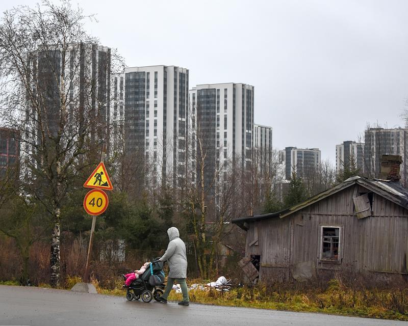 Старый деревянный дом в московском «спальнике» вызвал у горожан ностальгию